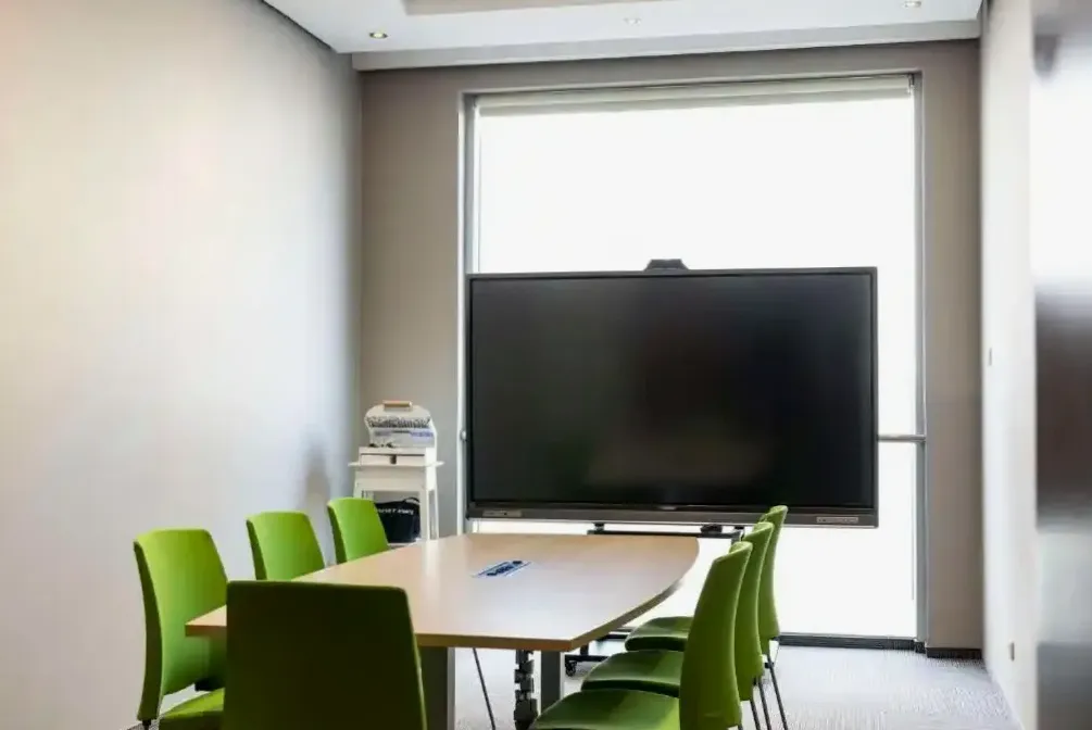 Cennik Portal Hub — wnętrze pokoju premium